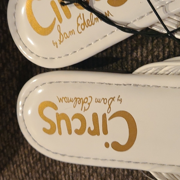 Sandals - Picture 3 of 5